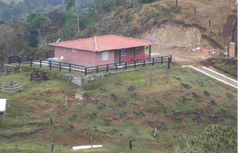 FINCA EN SAN CAYETANO