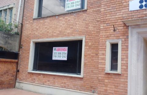 ARRENDAMOS HERMOSA CASA EN TEUSAQUILLO.-(YM)